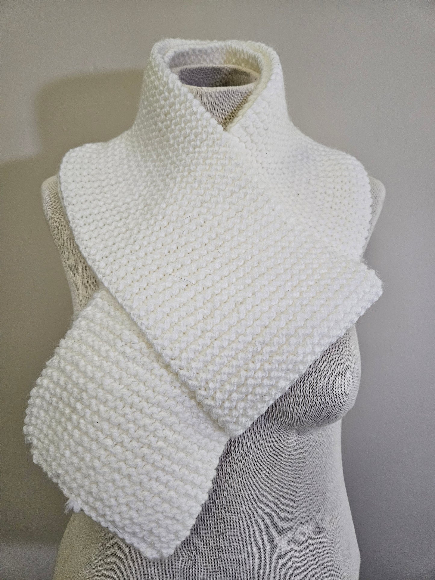 White Premium Scarf & Hat